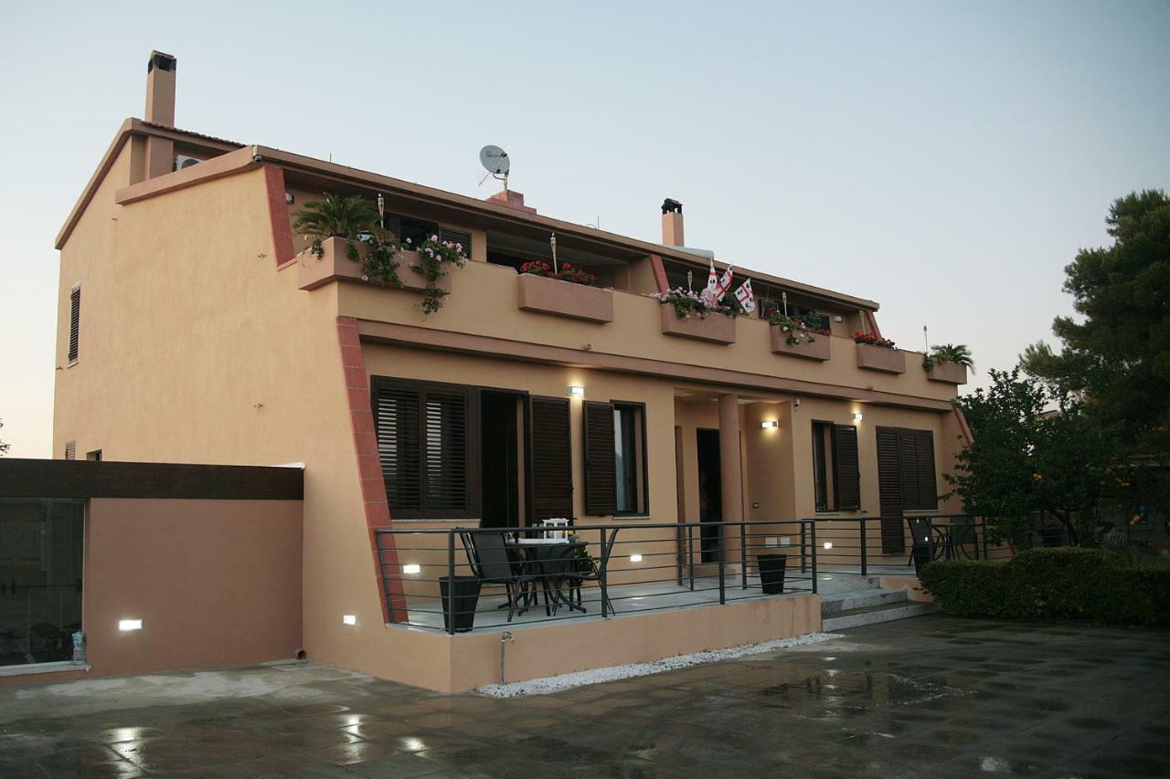 Oliver'S House Sardinia Apartment Флумини ди Куарту Екстериор снимка